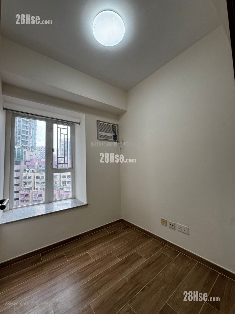 Metroregalia Rental 3 Bedrooms , 1 Bathroom 464 ft²