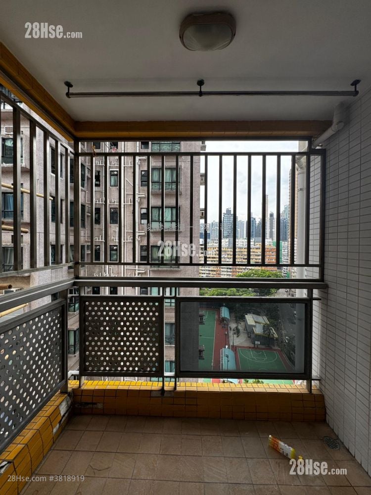 Metroregalia Rental 3 Bedrooms , 1 Bathroom 464 ft²