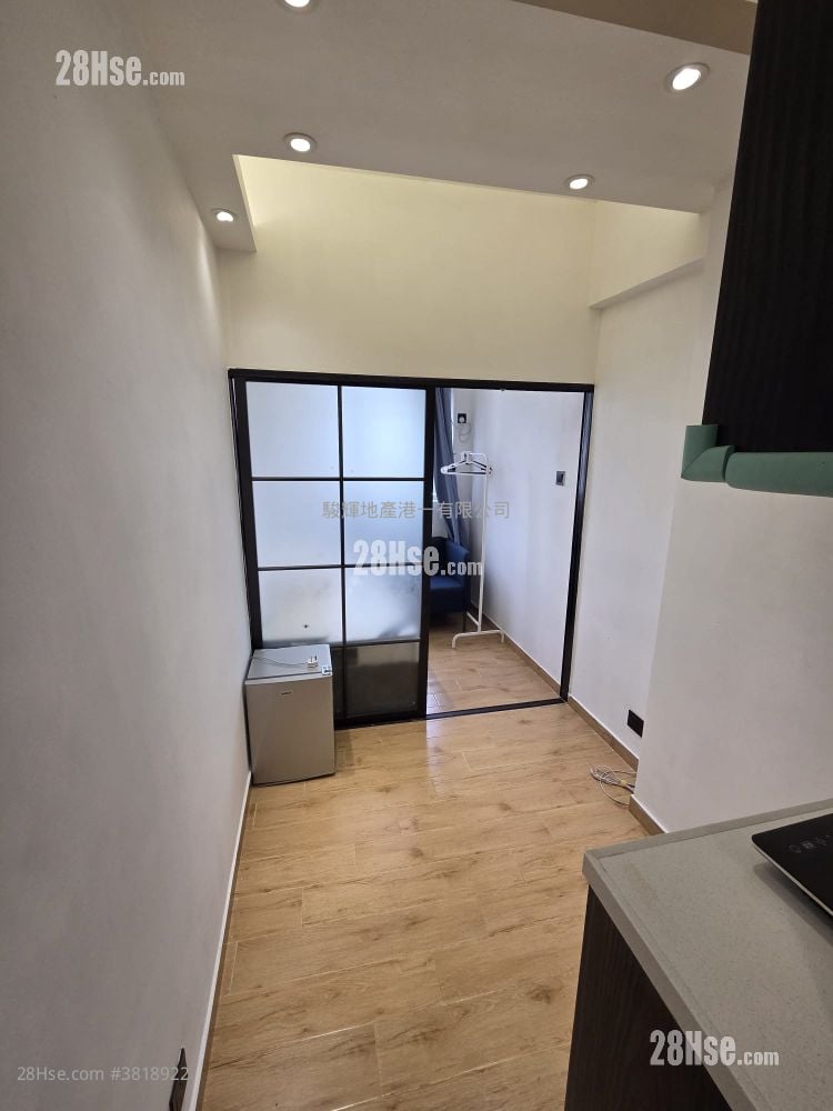 安樂大廈 租盤 1 房 , 1 浴室 160 平方呎