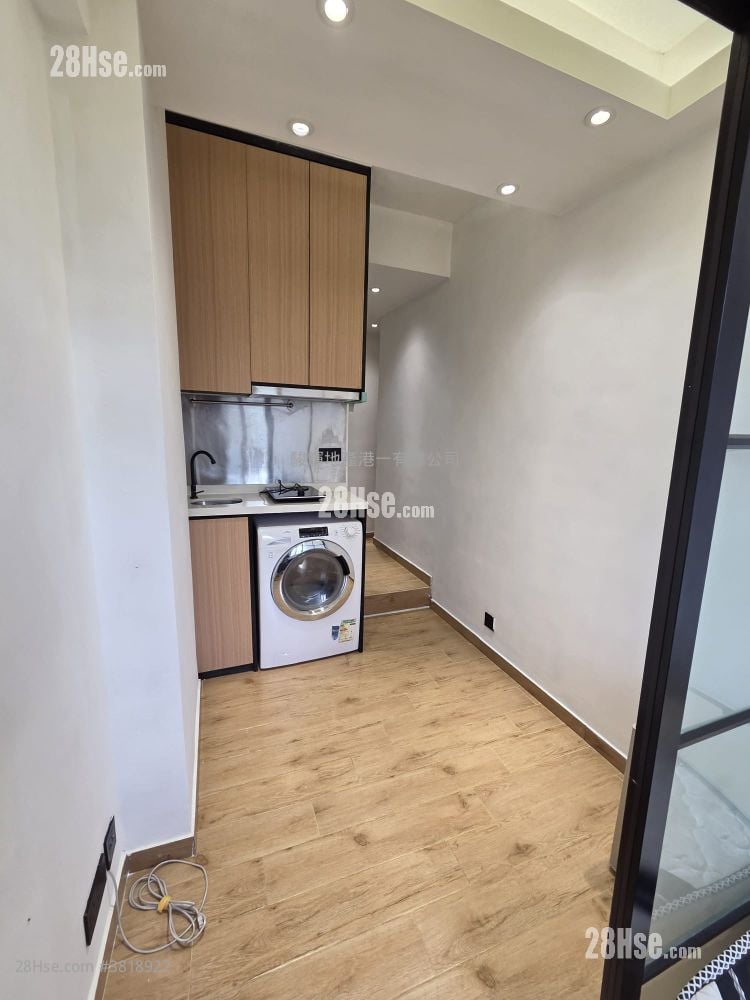 安樂大廈 租盤 1 房 , 1 浴室 160 平方呎