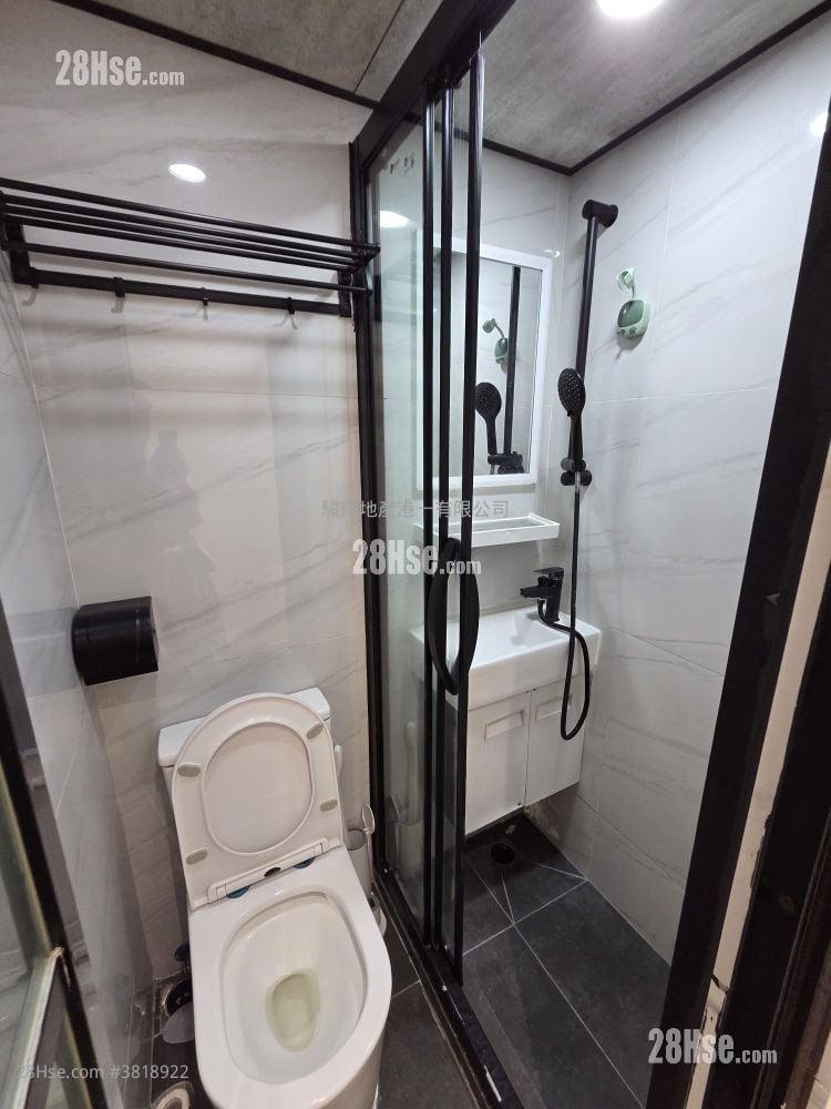 安樂大廈 租盤 1 房 , 1 浴室 160 平方呎