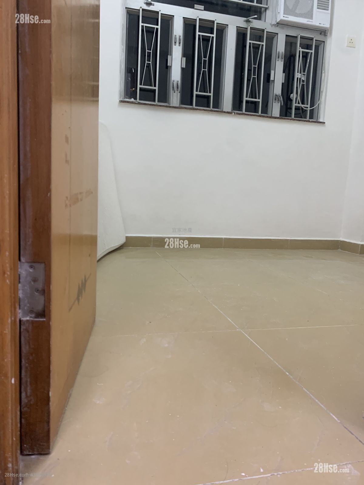 永耀大楼 租盘 350 平方尺