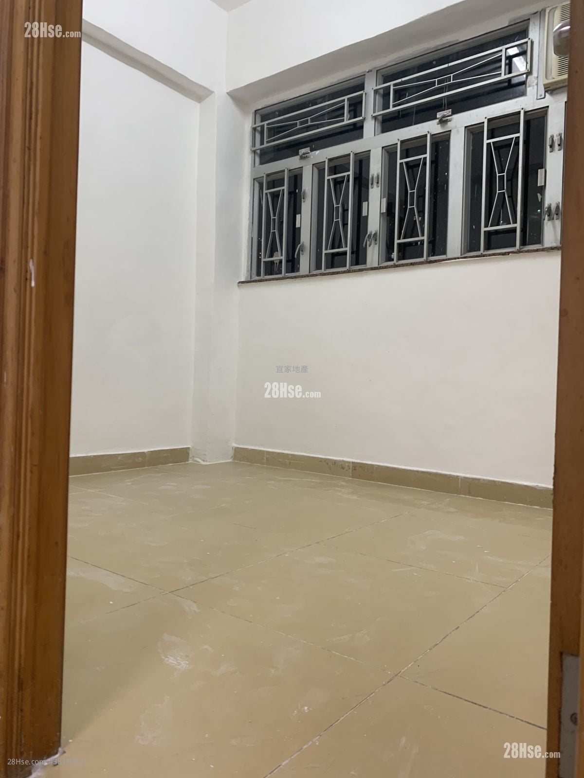 永耀大楼 租盘 350 平方尺