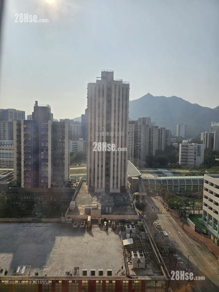 Man Bo Building Sell 1 Bedroom , 1 Bathroom 269 ft²