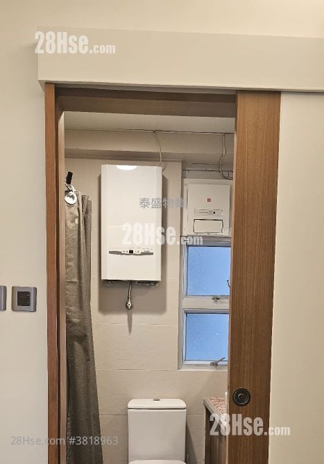 Hong Wah Mansion Sell 1 Bedroom , 1 Bathroom 325 ft²