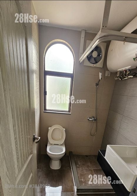 村屋 租盘 3 房 , 1 浴室 700 平方尺