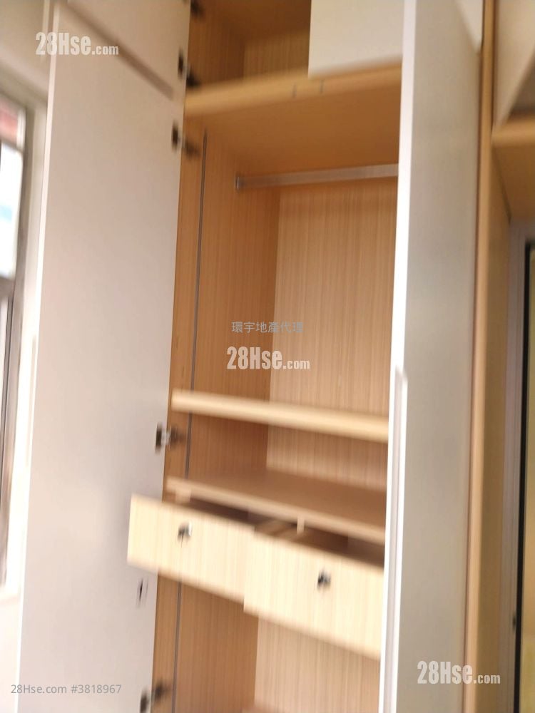 On Lai Building Rental 2 Bedrooms , 1 Bathroom 283 ft²