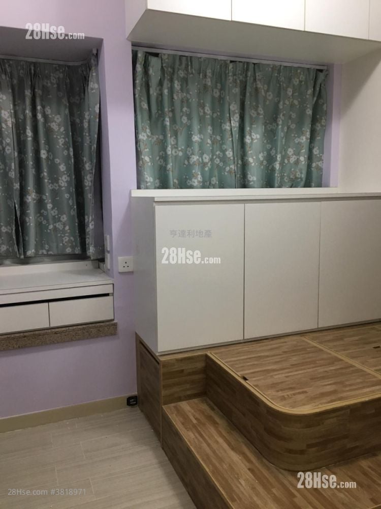 Fu Yan Court Sell 2 Bedrooms , 1 Bathroom 267 ft²