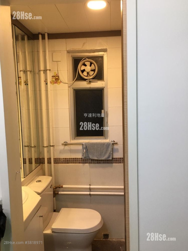 Fu Yan Court Sell 2 Bedrooms , 1 Bathroom 267 ft²
