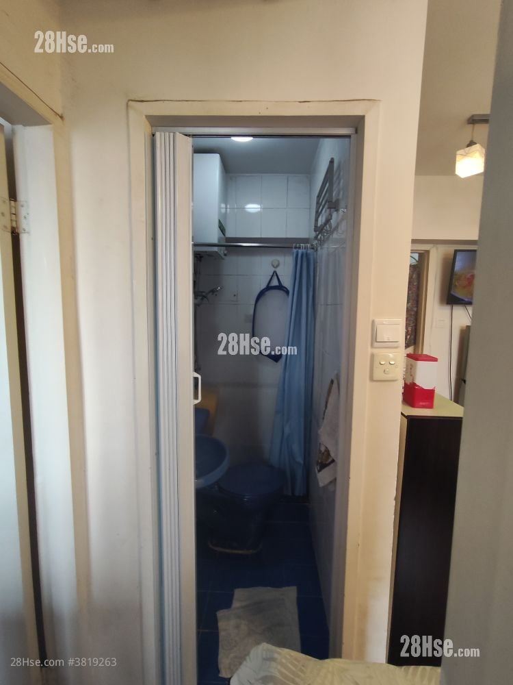 Kam Yuck Building Sell 1 Bedroom , 1 Bathroom 224 ft²