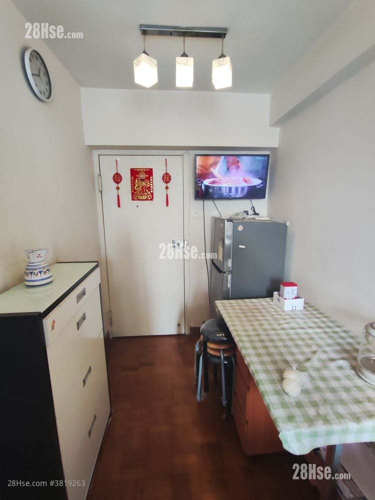 Kam Yuck Building Sell 1 Bedroom , 1 Bathroom 224 ft²