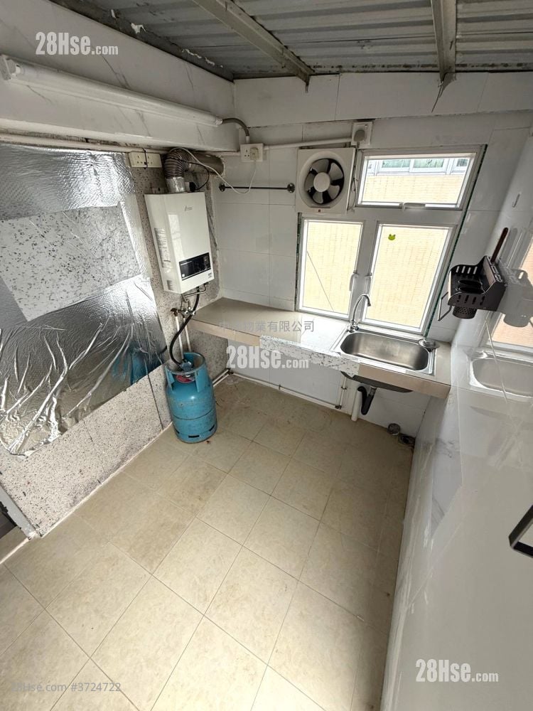kitchen: Yeung Uk Tsuen ,Au Tau Rental 2 Bedrooms , 1 Bathroom