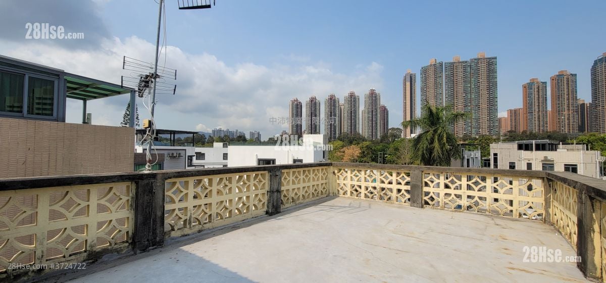 rooftoop: Yeung Uk Tsuen ,Au Tau Rental 2 Bedrooms , 1 Bathroom