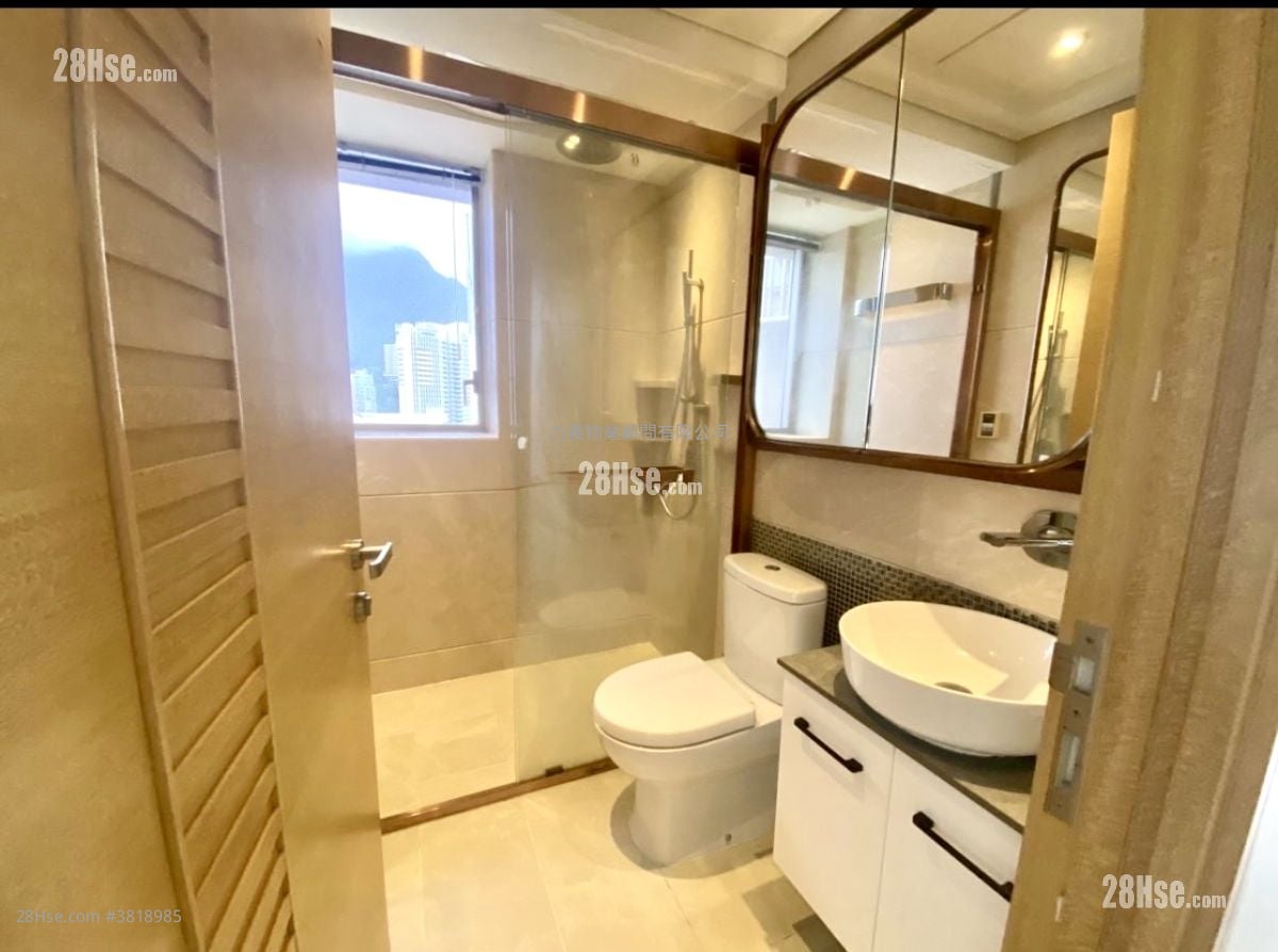 Cadogan Rental 3 Bedrooms , 2 Bathrooms 916 ft²