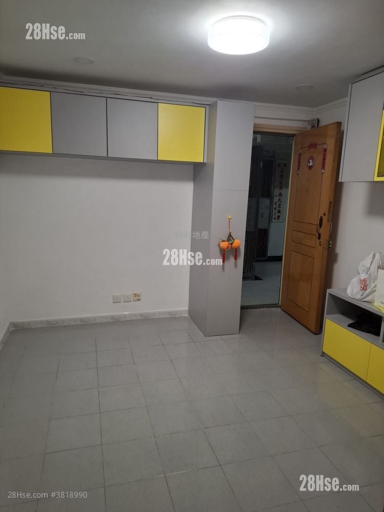 Tung Lo Court Rental 2 Bedrooms , 1 Bathroom 430 ft²