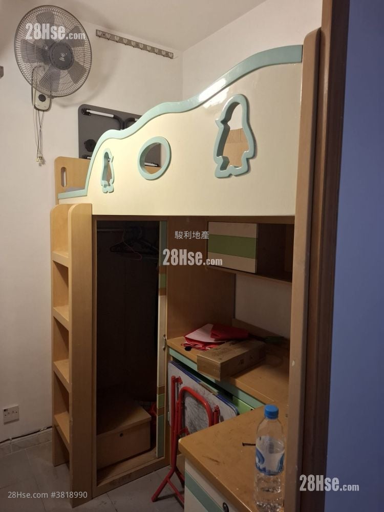 Tung Lo Court Rental 2 Bedrooms , 1 Bathroom 430 ft²