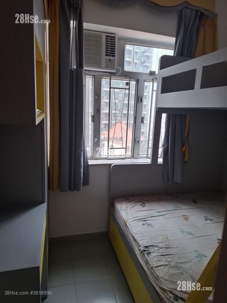 Tung Lo Court Rental 2 Bedrooms , 1 Bathroom 430 ft²