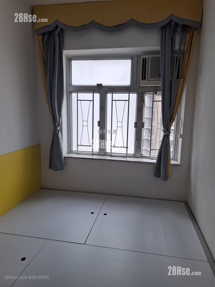 Tung Lo Court Rental 2 Bedrooms , 1 Bathroom 430 ft²