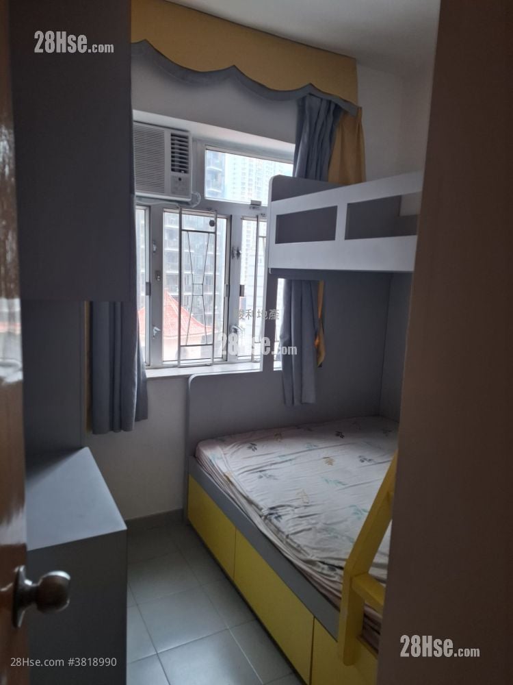Tung Lo Court Rental 2 Bedrooms , 1 Bathroom 430 ft²