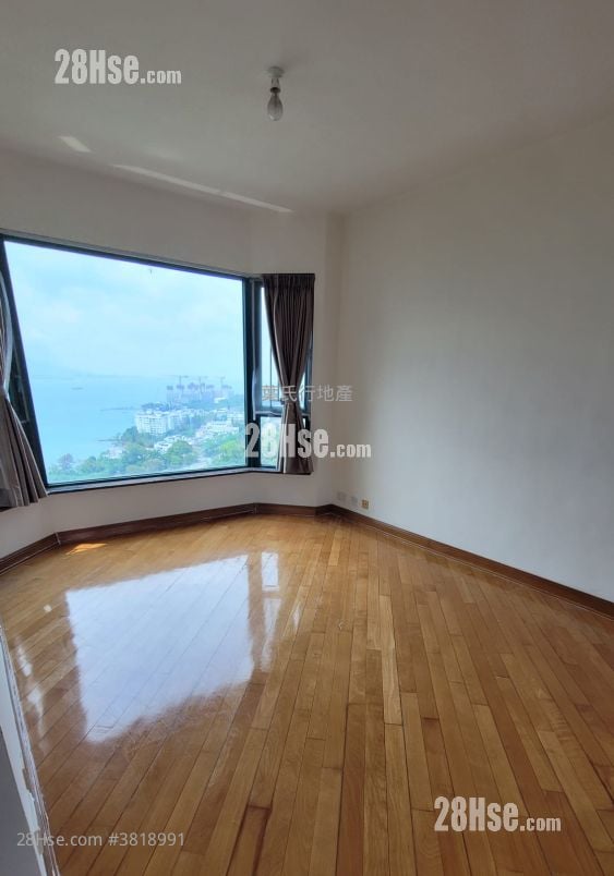 Palatial Coast Rental 3 Bedrooms , 2 Bathrooms 1,186 ft²