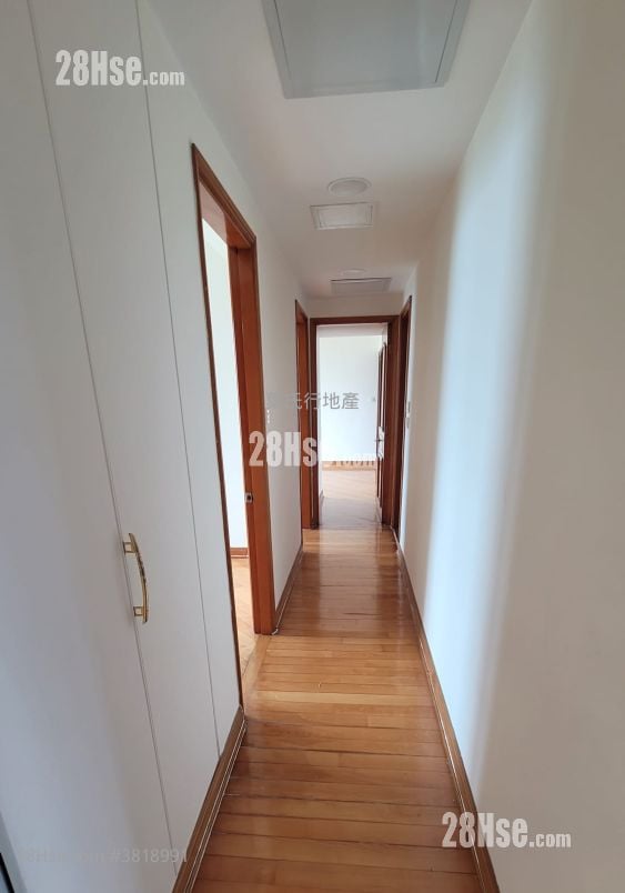 Palatial Coast Rental 3 Bedrooms , 2 Bathrooms 1,186 ft²