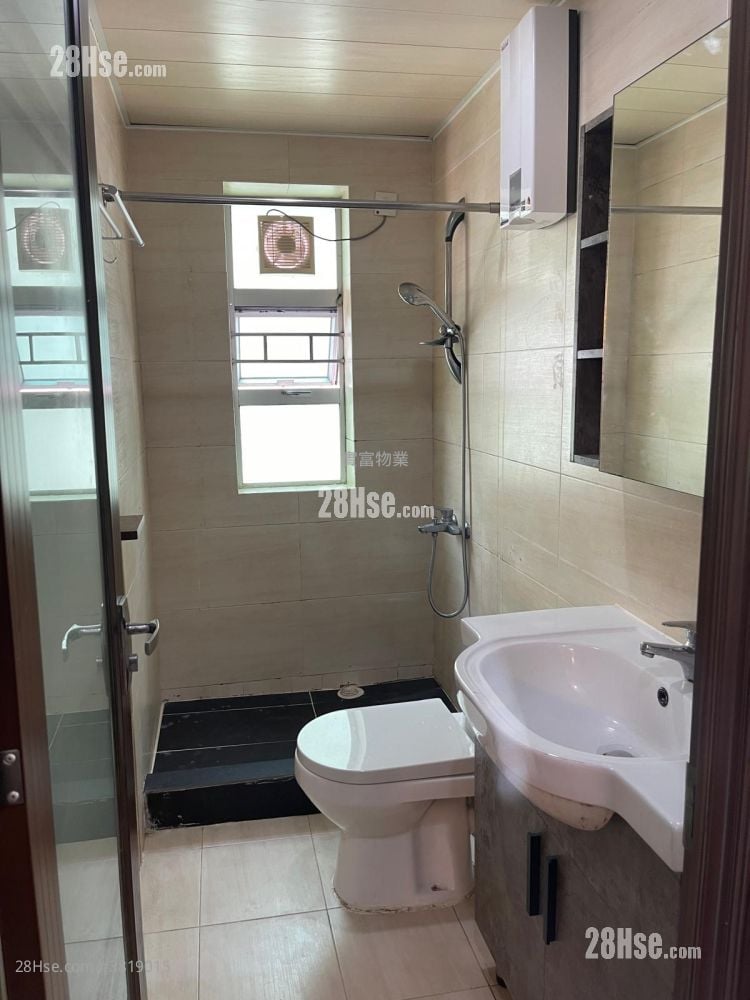 村屋 租盤 2 房 , 1 浴室