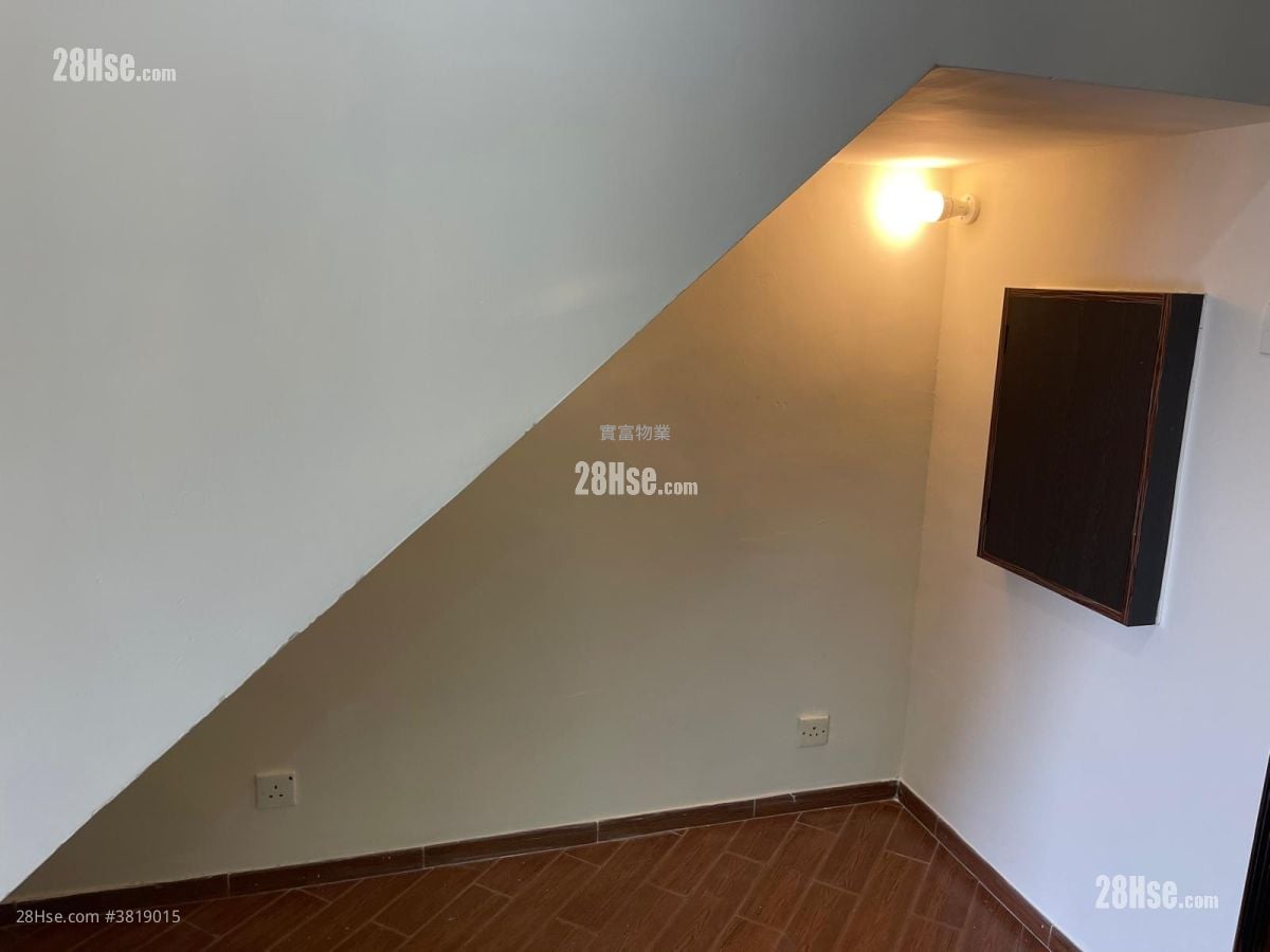 村屋 租盤 2 房 , 1 浴室