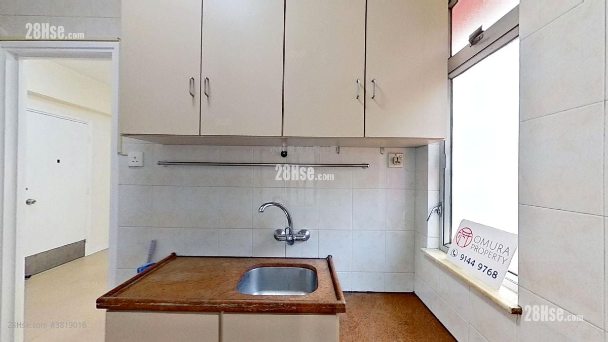 廚房: 隆安街5-6號 租盤 1 房 , 1 浴室 304 平方呎