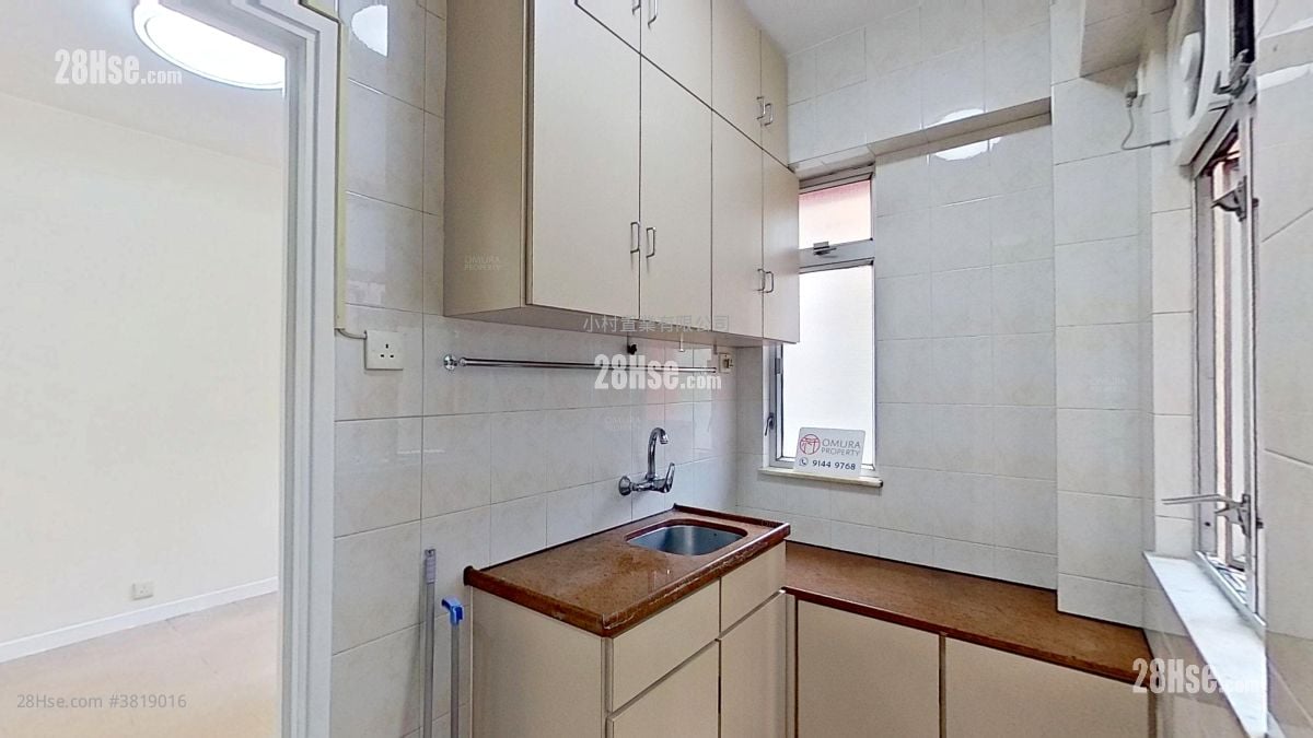 廚房: 隆安街5-6號 租盤 1 房 , 1 浴室 304 平方呎