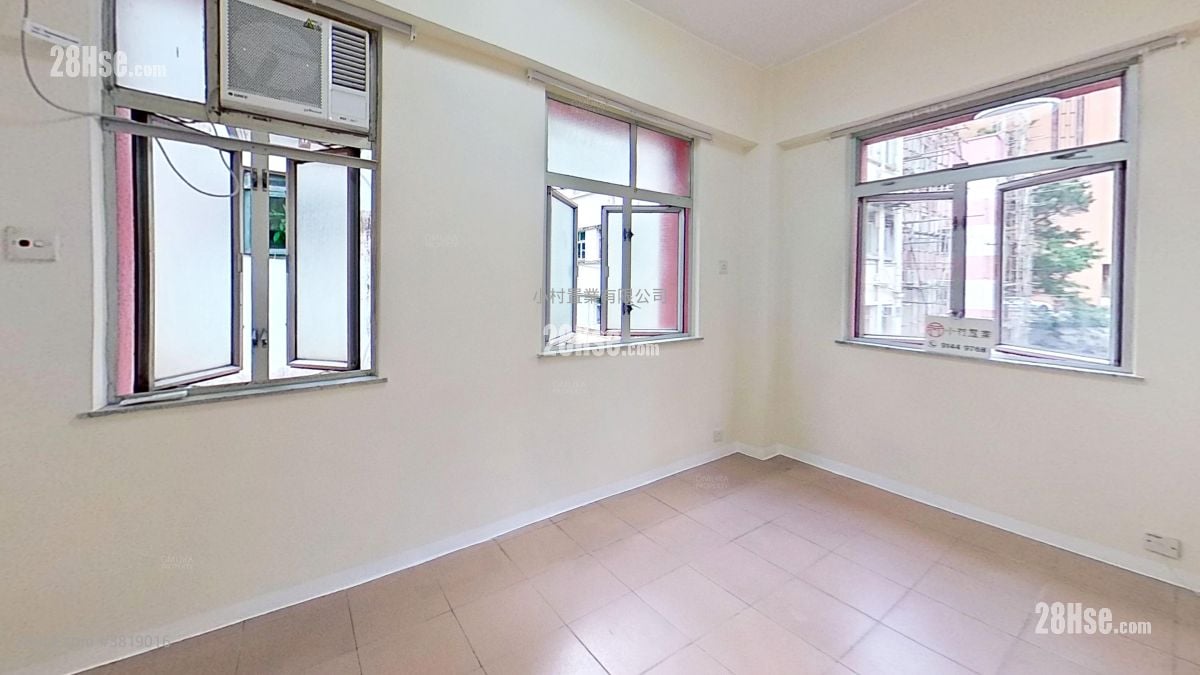 主人房: 隆安街5-6號 租盤 1 房 , 1 浴室 304 平方呎