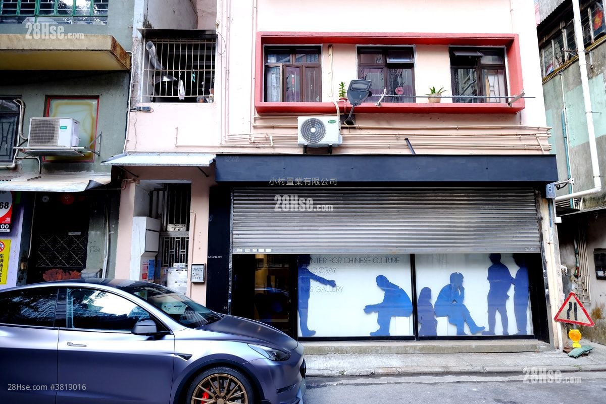 大廈入口: 隆安街5-6號 租盤 1 房 , 1 浴室 304 平方呎