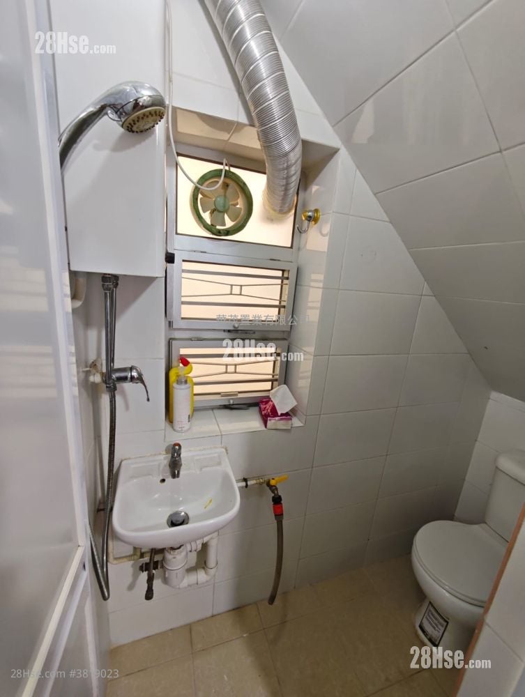 村屋 租盘 2 房 , 1 浴室