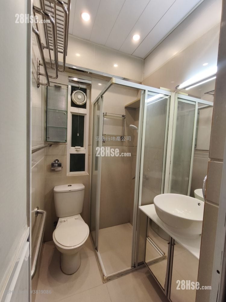 Chung Mei Building Rental 3 Bedrooms , 1 Bathroom 401 ft²
