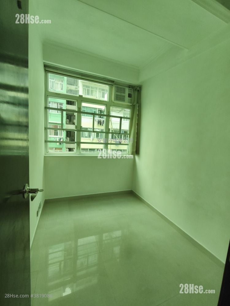 Chung Mei Building Rental 3 Bedrooms , 1 Bathroom 401 ft²