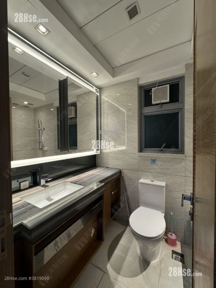 Park Yoho Sell 3 Bedrooms , 1 Bathroom 606 ft²