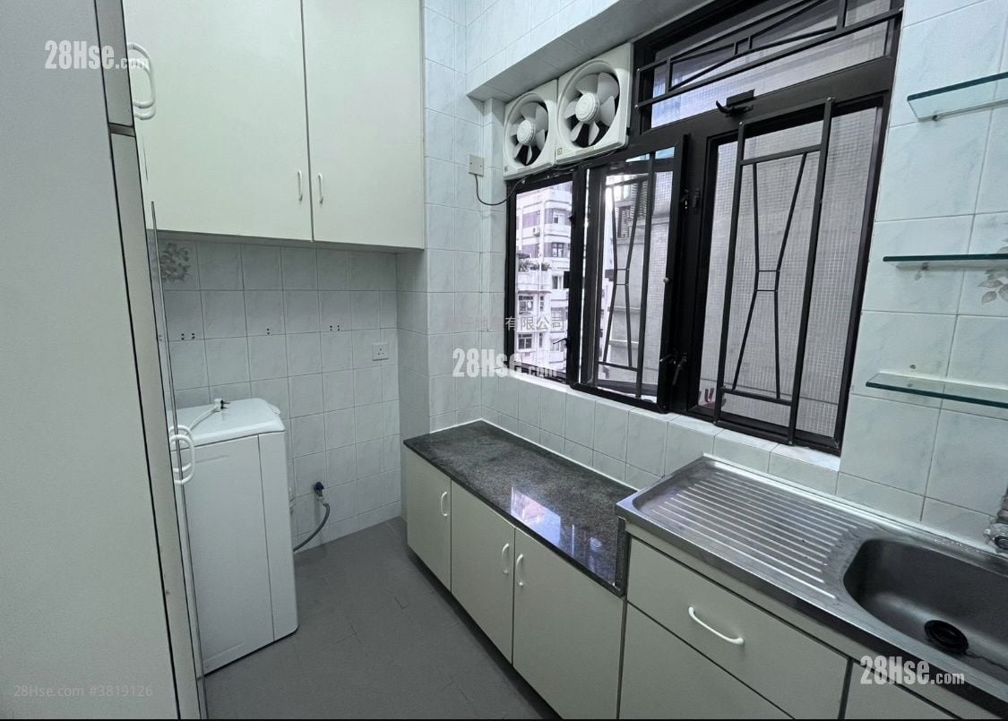 Hang Tak Building Rental 2 Bedrooms 400 ft²