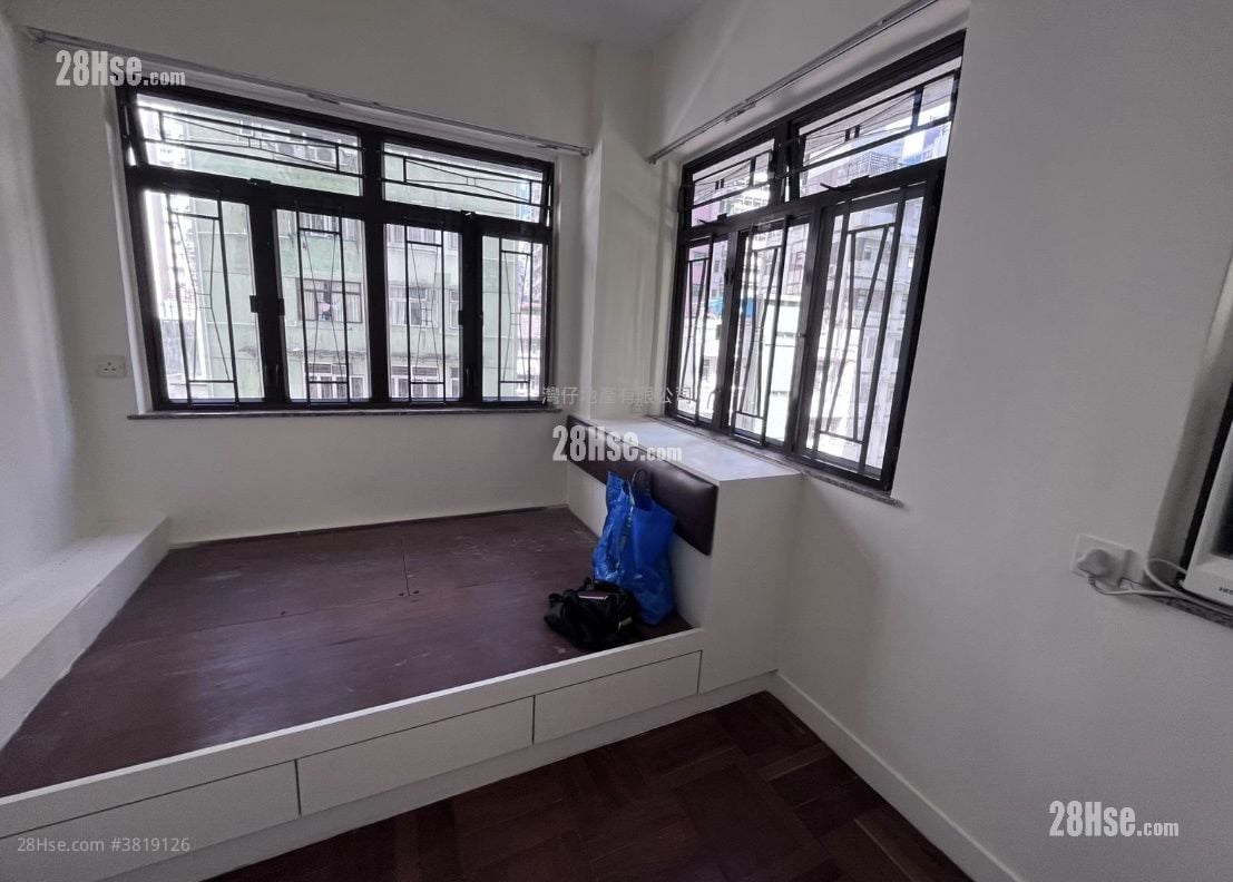 Hang Tak Building Rental 2 Bedrooms 400 ft²