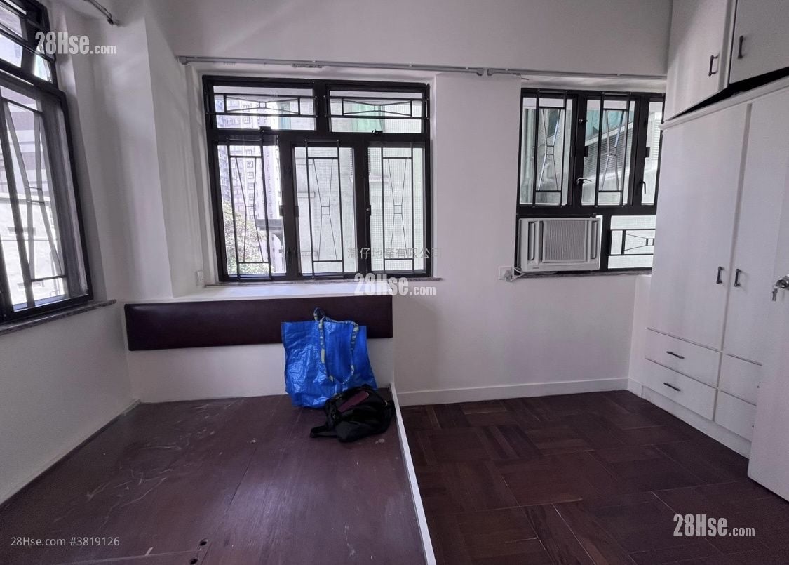 Hang Tak Building Rental 2 Bedrooms 400 ft²