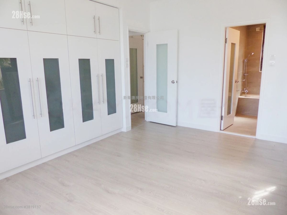 Parkway Court Rental 3 Bedrooms , 2 Bathrooms 1,051 ft²