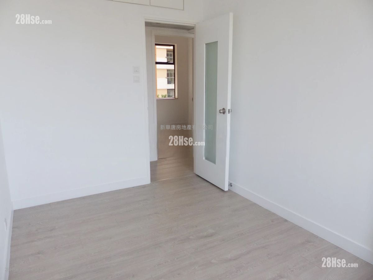 Parkway Court Rental 3 Bedrooms , 2 Bathrooms 1,051 ft²