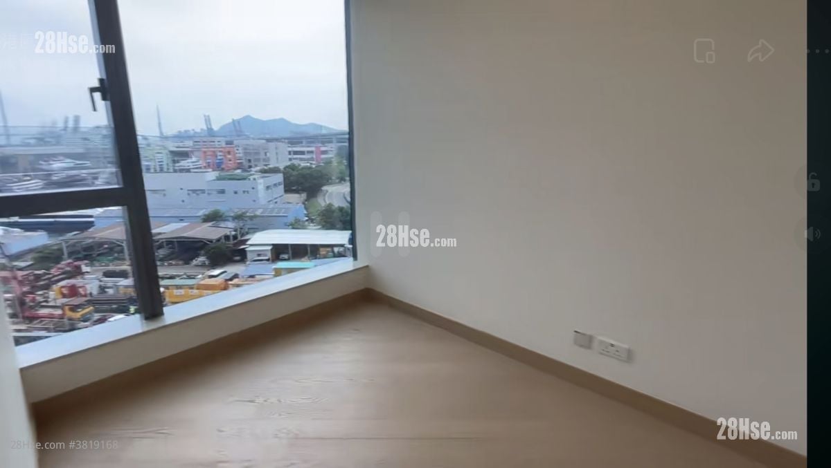 Grand Victoria Rental 320 ft²