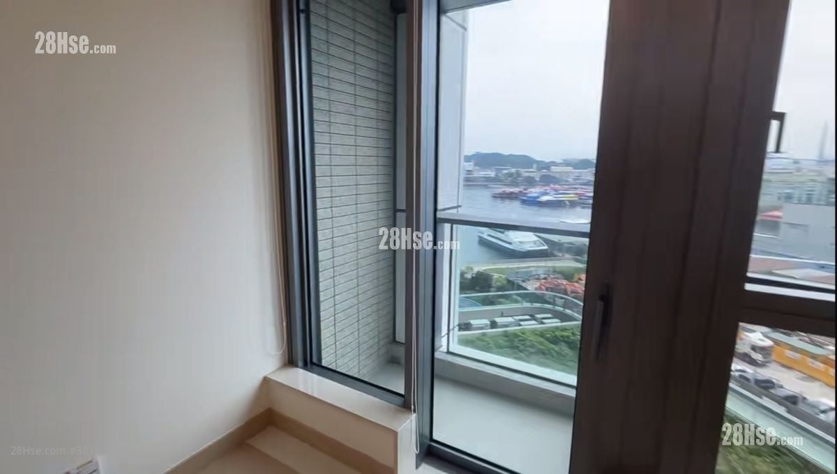 Grand Victoria Rental 320 ft²