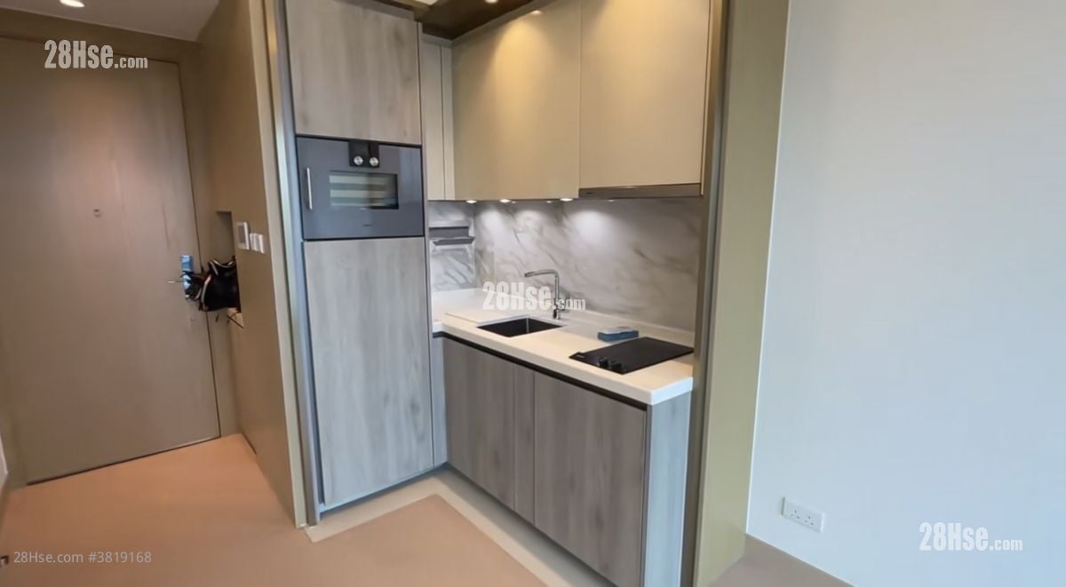 Grand Victoria Rental 320 ft²