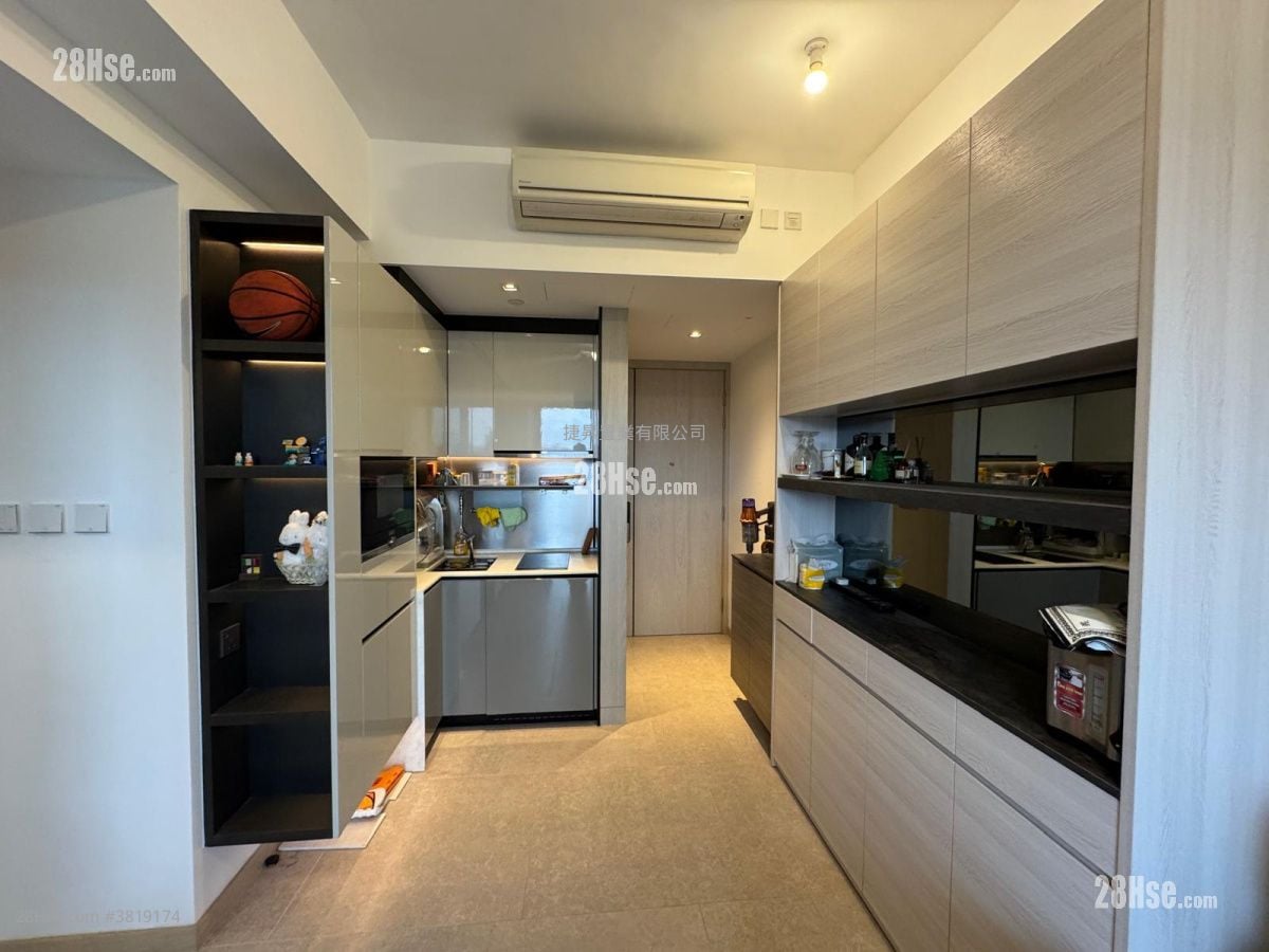 Downtown 38 售盘 2 房 , 1 浴室 385 平方尺