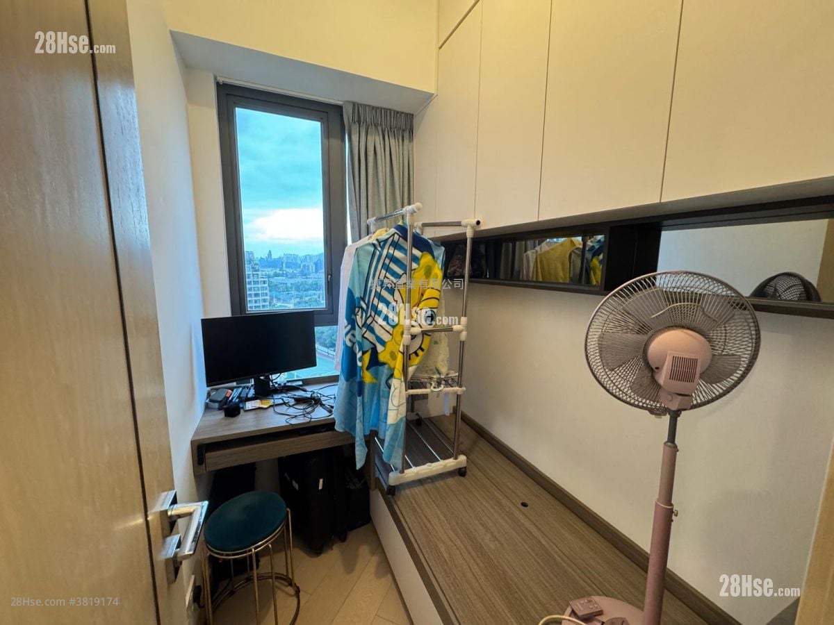 Downtown 38 售盘 2 房 , 1 浴室 385 平方尺