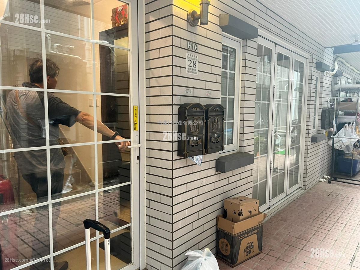 村屋 租盘 2 房 , 1 浴室 698 平方尺