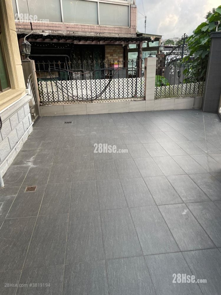 村屋 租盤 4 房 , 3 浴室 1,400 平方呎