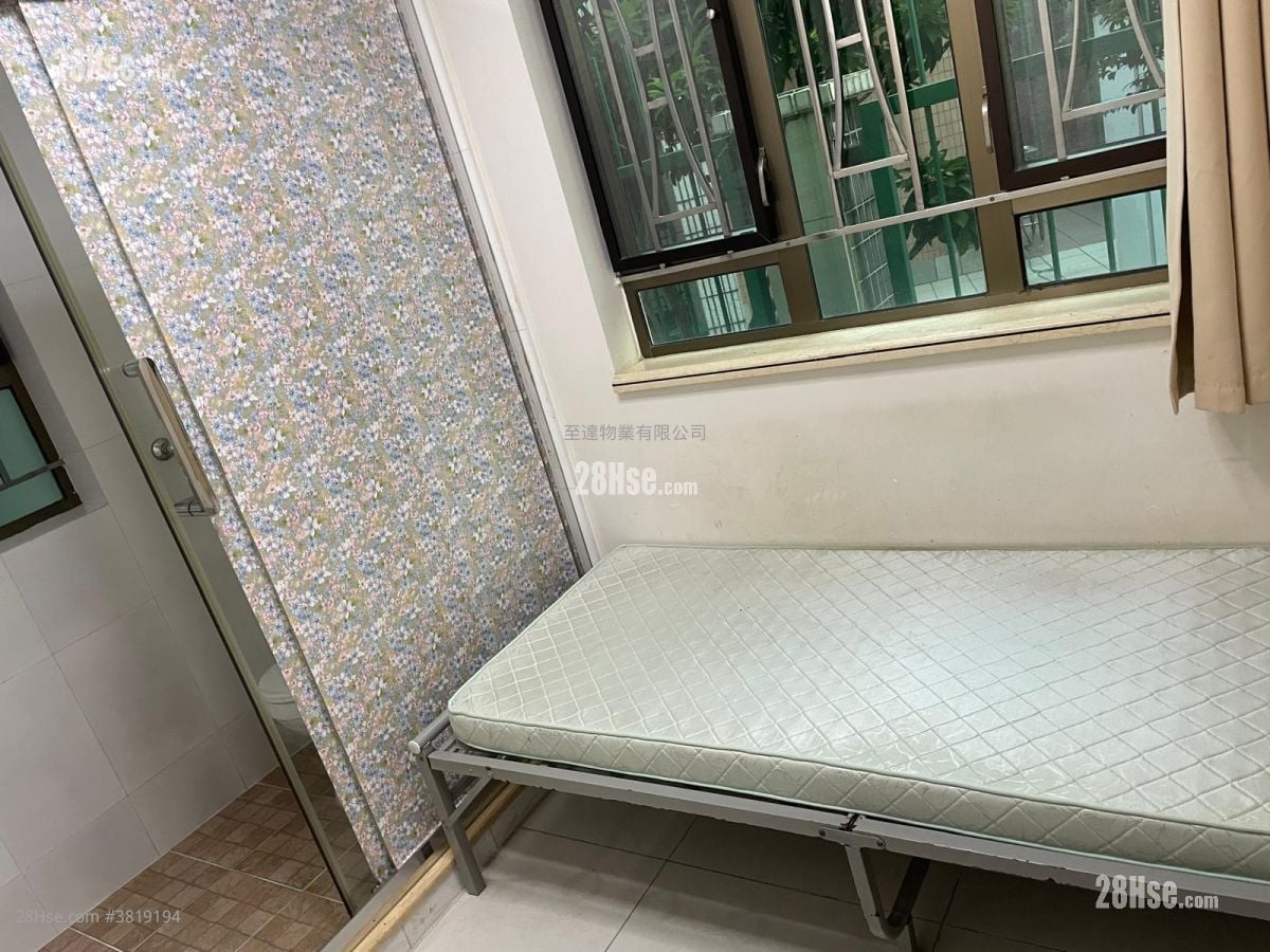 村屋 租盤 4 房 , 3 浴室 1,400 平方呎