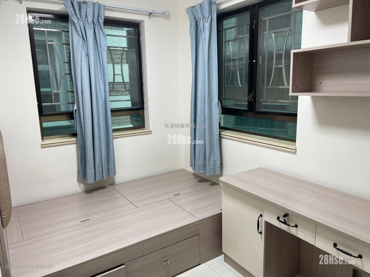 村屋 租盤 4 房 , 3 浴室 1,400 平方呎