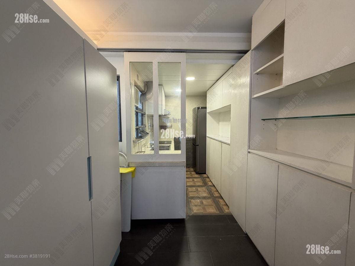 海柏花园 租盘 3 房 , 2 浴室 560 平方尺